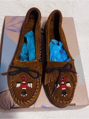 Minnetonka Brown Suede Beaded Thunderbird Moccasins